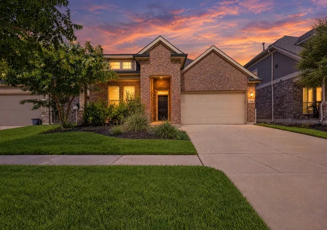 Photo 1 of Single family home for sale at 928 Dove Cvs, Argyle, TX 76226 | MLS# 21368222 | Listing updated on 2026-09-29