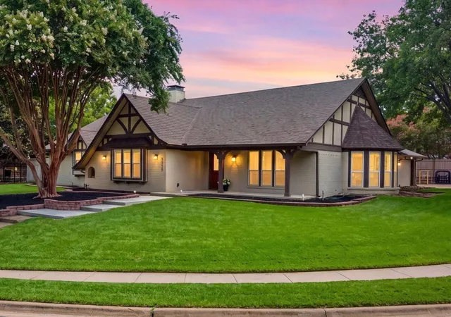 Photo 2 of Sale Pending at 3313 Bobwhite Dr, Bedford, TX 76021 | MLS# 21367163 | Listing updated on 2026-09-27