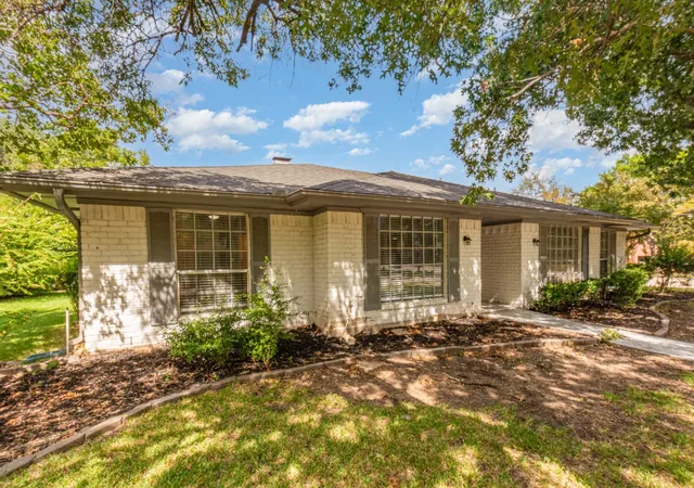 Photo 3 of Single family home for sale at 3101 Bonniebrook Dr, Plano, TX 75075 | MLS# 21368174 | Listing updated on 2026-08-25