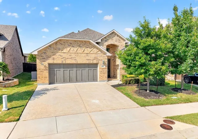 Photo 1 of Single family home for sale at 808 Knox Dr, Rockwall, TX 75087 | MLS# 21368081 | Listing updated on 2026-08-25