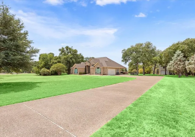 Photo 3 of Single family home for sale at 111 Spring Creek St, Waco, TX 76705 | MLS# 21368228 | Listing updated on 2026-09-29