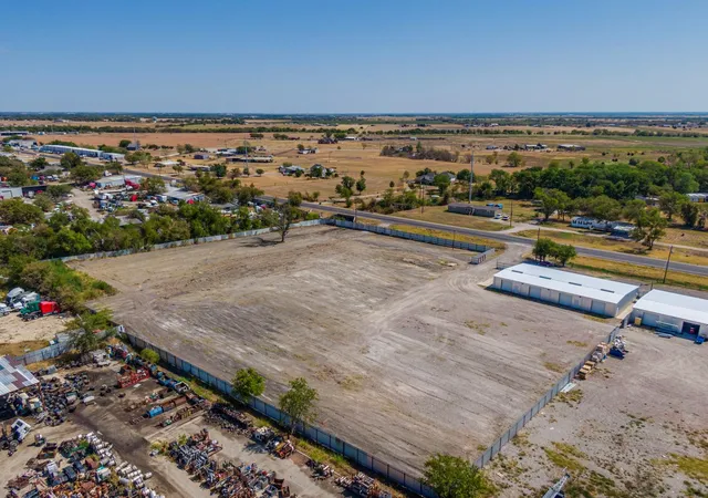 Photo 1 of Land for sale at 3026 S Hwy 77, Waxahachie, TX 75165 | MLS# 21368296 | Listing updated on 2026-08-25