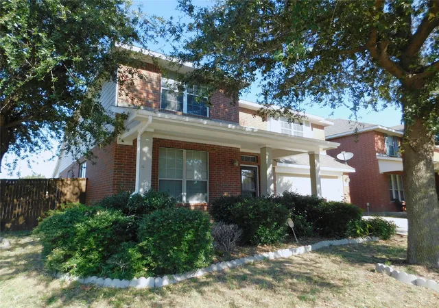 Photo 3 of Single family home for sale at 316 Hummingbird Dr, Little Elm, TX 75068 | MLS# 21368242 | Listing updated on 2026-08-25