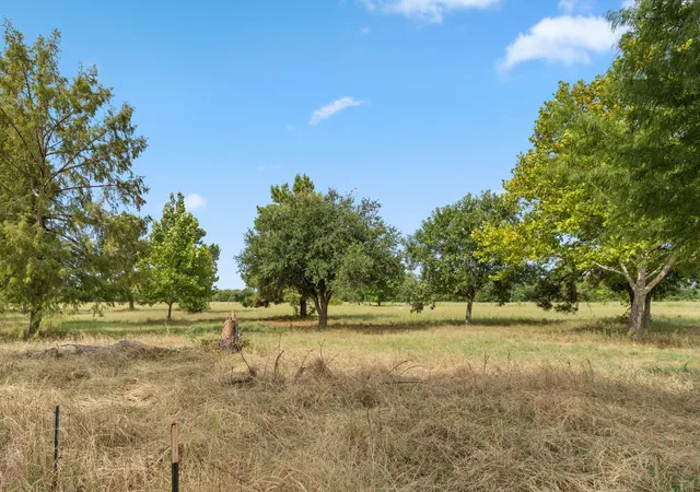 Photo 3 of Single family home for sale at 3016 County Road 4405, Commerce, TX 75428 | MLS# 21367213 | Listing updated on 2026-08-25