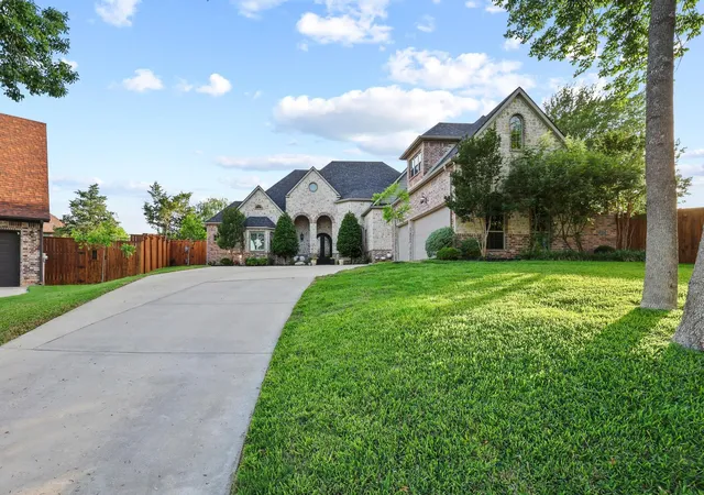 Photo 2 of Single family home for sale at 1702 Verdi Ln, Sherman, TX 75090 | MLS# 21368227 | Listing updated on 2026-09-24