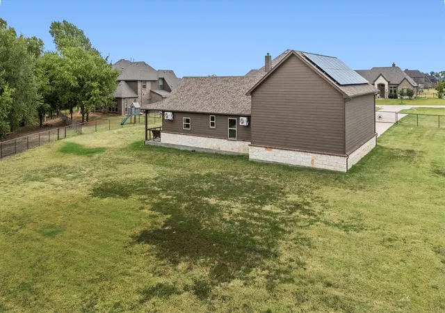 Photo 31 of Single family home for sale at 157 Daniel Dr, Van Alstyne, TX 75495 | MLS# 21368323 | Listing updated on 2026-10-09