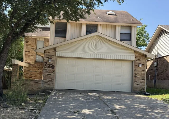 Photo 1 of Single family home for sale at 728 Via Miramonte, Mesquite, TX 75150 | MLS# 21368341 | Listing updated on 2026-08-25