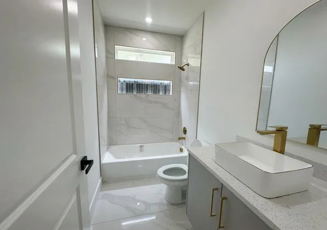 Photo 2 of Single family home for sale at 338 Texana St, Van Alstyne, TX 75495 | MLS# 21368381 | Listing updated on 2026-09-18