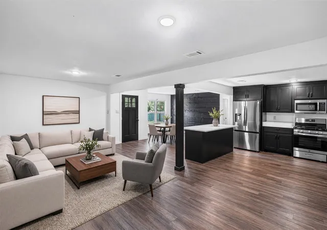 Photo 2 of Single family home for sale at 1613 Irwin Ln, Sulphur Springs, TX 75482 | MLS# 21368385 | Listing updated on 2026-08-25