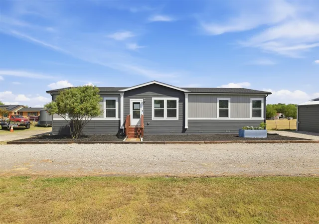Photo 2 of Manufactured home for sale at 11620 County Rd 586, Royse City, TX 75189 | MLS# 21363069 | Listing updated on 2026-10-09