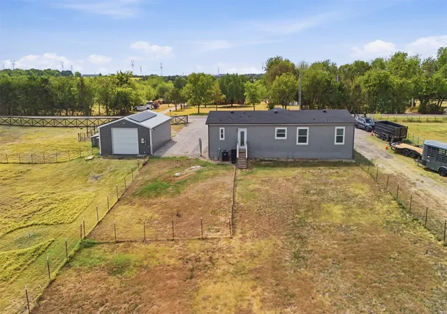 Photo 3 of Manufactured home for sale at 11620 County Rd 586, Royse City, TX 75189 | MLS# 21363069 | Listing updated on 2026-10-09