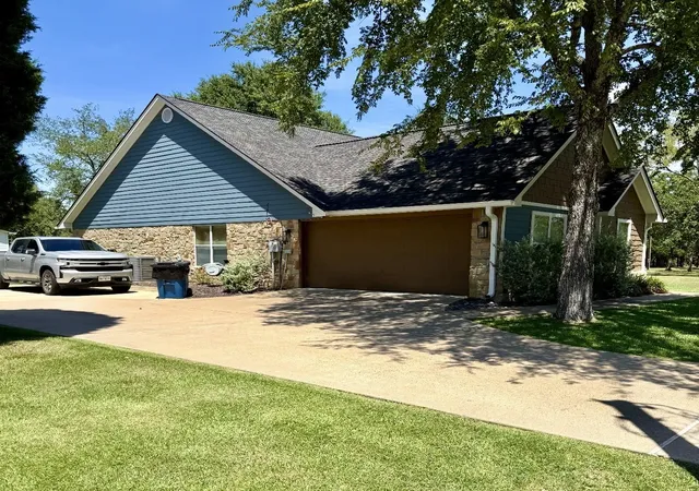 Photo 2 of Single family home for sale at 3 Jupiter Rd, Star Harbor, TX 75148 | MLS# 21368350 | Listing updated on 2026-08-25