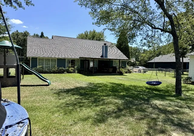 Photo 3 of Single family home for sale at 3 Jupiter Rd, Star Harbor, TX 75148 | MLS# 21368350 | Listing updated on 2026-08-25