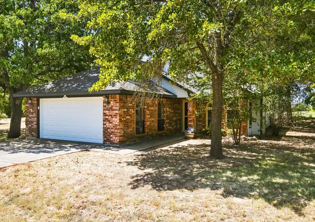 Photo 1 of Single family home for sale at 31003 Doe Run Ct, Whitney, TX 76692 | MLS# 21365252 | Listing updated on 2026-08-25
