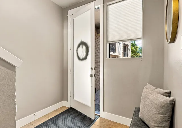 Listing Photo 5 - Condo for sale in building located at 4023 Rawlins St, Dallas, TX 75219 - Unit #105