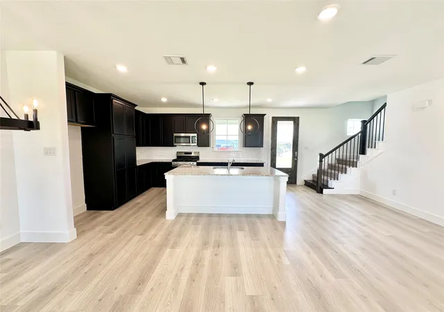 Photo 2 of Single family home for sale at 1355 Orange Blossom Ct, Gainesville, TX 76240 | MLS# 21368421 | Listing updated on 2026-08-25