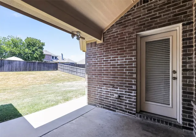 Photo 4 of Single family home for sale at 7526 Park Ave, Forest Hill, TX 76140 | MLS# 21356444 | Listing updated on 2026-08-25