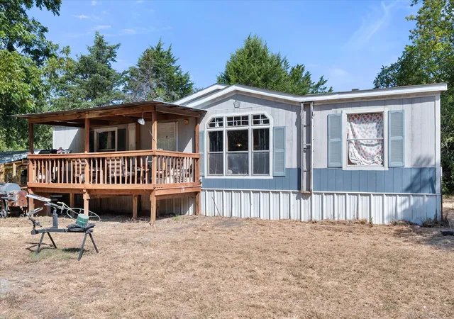 Photo 2 of Manufactured home for sale at 605 Se County Road 3124c, Corsicana, TX 75109 | MLS# 21367418 | Listing updated on 2026-08-25