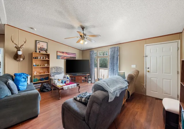 Photo 2 of Manufactured home for sale at 605 Se County Road 3124C, Corsicana, TX 75109 | MLS# 21367418 | Listing updated on 2026-08-25