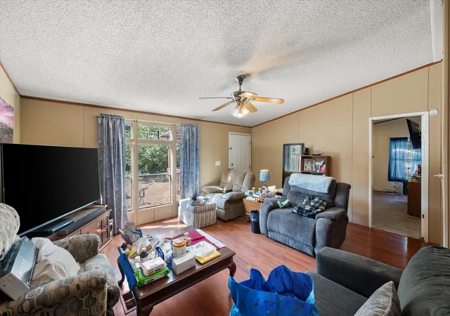 Photo 4 of Manufactured home for sale at 605 Se County Road 3124C, Corsicana, TX 75109 | MLS# 21367418 | Listing updated on 2026-08-25