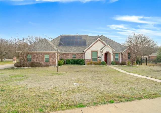 Photo 1 of Single family home for sale at 1088 Stephen Ct, Farmersville, TX 75442 | MLS# 21368474 | Listing updated on 2026-08-25
