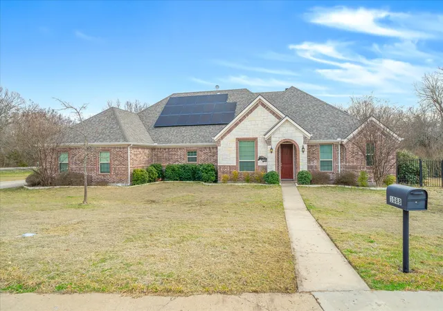 Photo 4 of Single family home for sale at 1088 Stephen Ct, Farmersville, TX 75442 | MLS# 21368474 | Listing updated on 2026-08-25