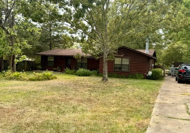 Photo 1 of Single family home for sale at 3212 Seminole Dr, Shreveport, LA 71107 | MLS# 21367289 | Listing updated on 2026-08-25