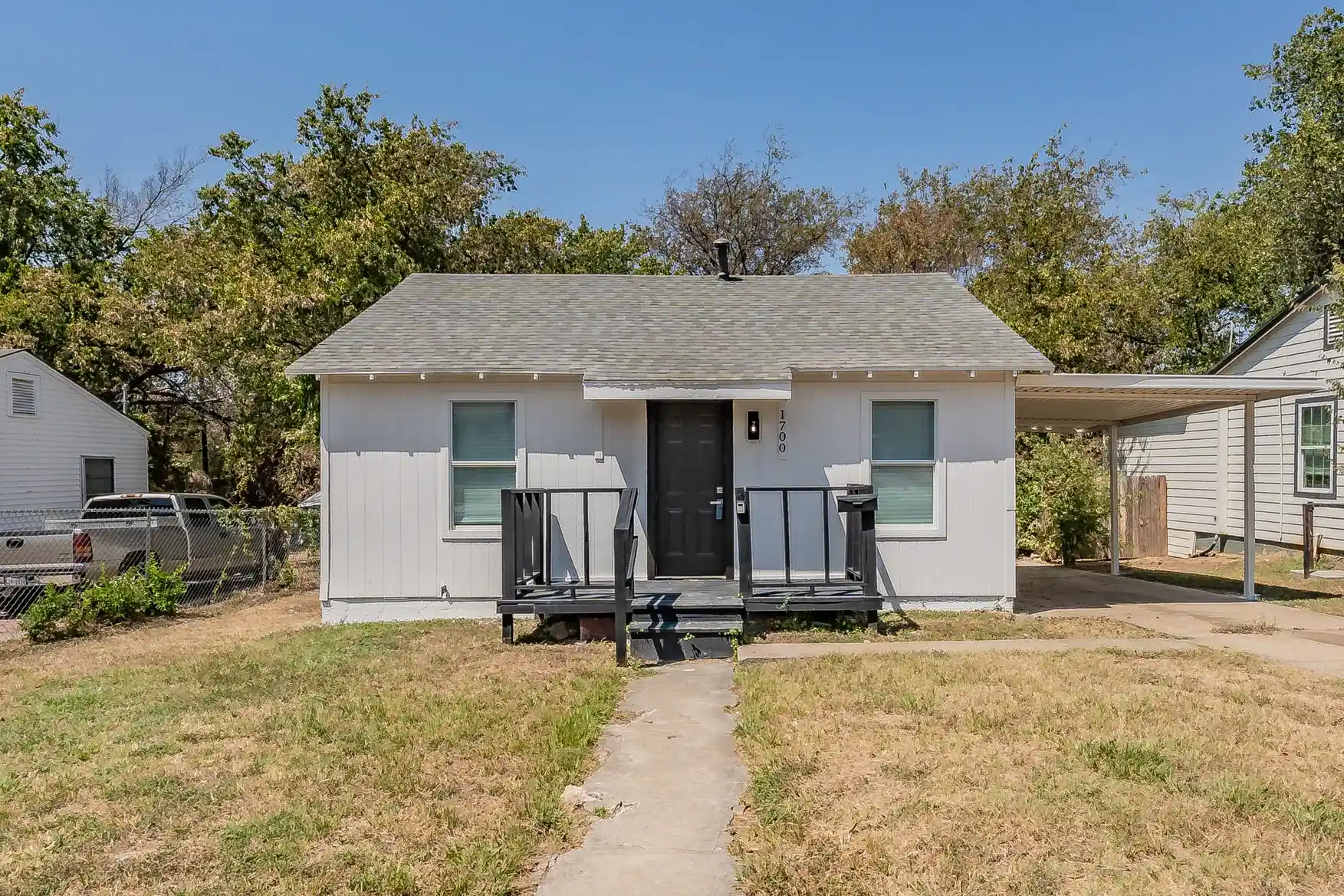 Photo 1 of Sale Pending at 1700 Andrew Ave, Fort Worth, TX 76105 | MLS# 21368491 | Listing updated on 2026-10-29