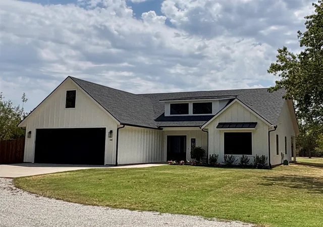Single family home for sale at 192 Hagerman Rd, Pottsboro, TX 75076 | MLS# 21368511