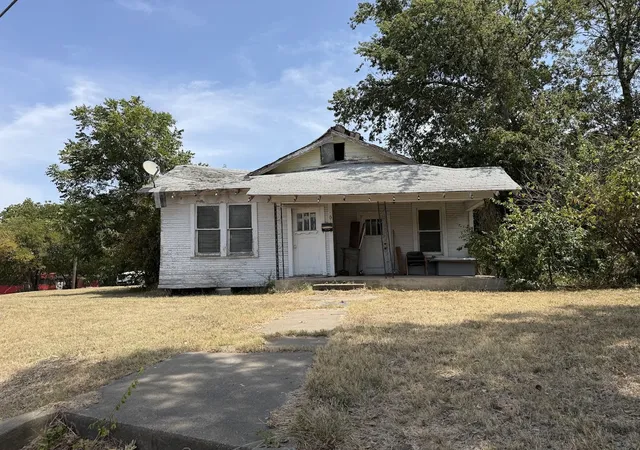 Photo 1 of Single family home for sale at 503 Abbott, Hillsboro, TX 76645 | MLS# 21368517 | Listing updated on 2026-08-31