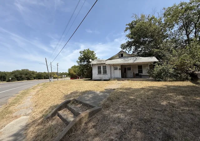 Photo 3 of Single family home for sale at 503 Abbott, Hillsboro, TX 76645 | MLS# 21368517 | Listing updated on 2026-08-31