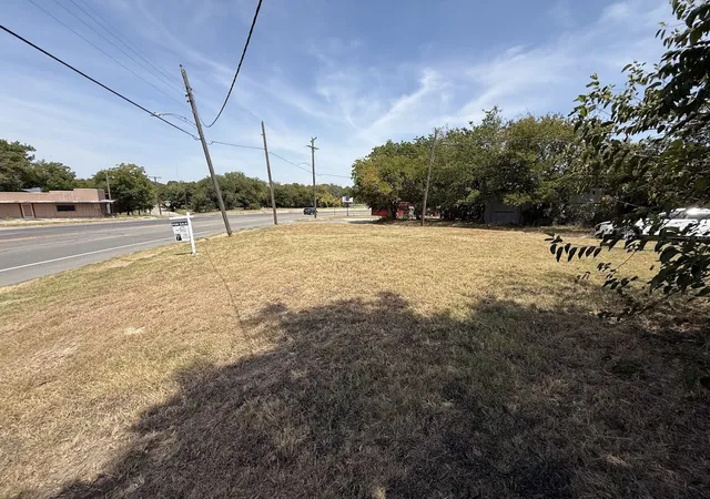 Photo 3 of Single family home for sale at 503 Abbott, Hillsboro, TX 76645 | MLS# 21368517 | Listing updated on 2026-08-31