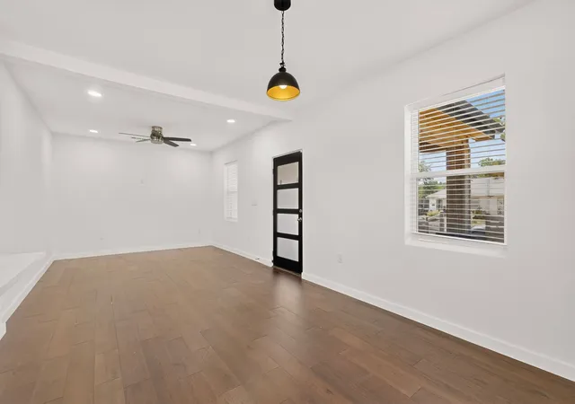 Photo 3 of Single family home for sale at 1100 S Brighton Ave, Dallas, TX 75208 | MLS# 21368518 | Listing updated on 2026-08-25