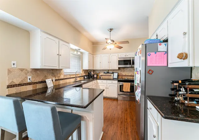 Photo 4 of Condo for sale at 4320 Bellaire Dr S #205W, Fort Worth, TX 76109 | MLS# 21352985 | Listing updated on 2026-08-25