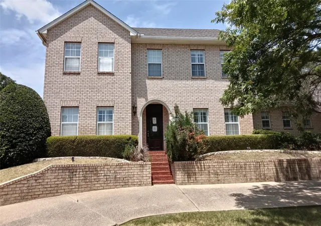Photo 1 of Single family home for sale at 1116 Scotts Wy, Fort Worth, TX 76111 | MLS# 21368531 | Listing updated on 2026-08-25