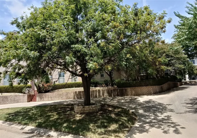 Photo 2 of Single family home for sale at 1116 Scotts Wy, Fort Worth, TX 76111 | MLS# 21368531 | Listing updated on 2026-08-25