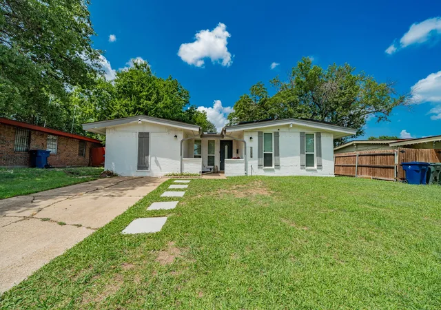 Photo 1 of Single family home for sale at 905 Piedmont Dr, Garland, TX 75040 | MLS# 21367531 | Listing updated on 2026-08-26