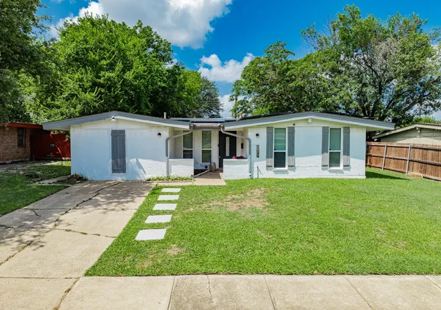 Photo 2 of Single family home for sale at 905 Piedmont Dr, Garland, TX 75040 | MLS# 21367531 | Listing updated on 2026-08-26
