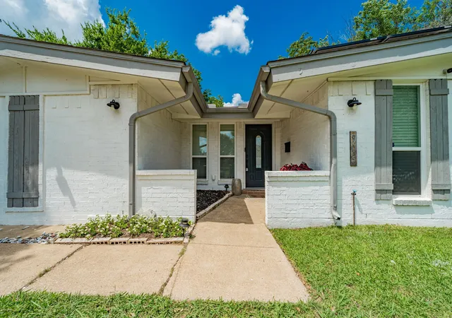 Photo 3 of Single family home for sale at 905 Piedmont Dr, Garland, TX 75040 | MLS# 21367531 | Listing updated on 2026-08-26