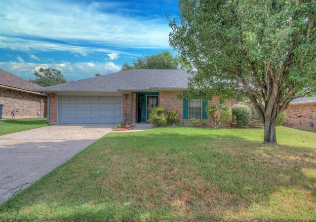 Photo 1 of Single family home for sale at 9335 Lytham Dr, Shreveport, LA 71129 | MLS# 21368589 | Listing updated on 2026-08-28