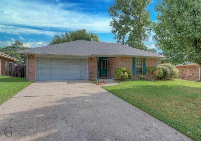 Photo 2 of Single family home for sale at 9335 Lytham Dr, Shreveport, LA 71129 | MLS# 21368589 | Listing updated on 2026-08-28