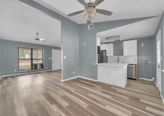 Photo 4 of Sale Pending at 812 W Grubb Dr, Mesquite, TX 75149 | MLS# 21367513 | Listing updated on 2026-09-28