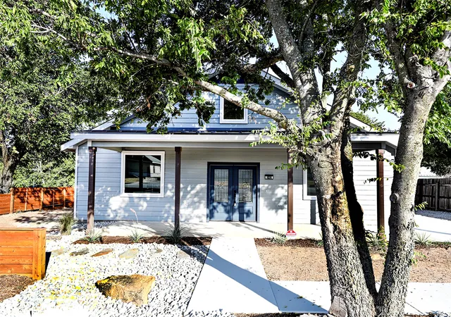 Photo 1 of Single family home for sale at 202 Strong St, Bowie, TX 76230 | MLS# 21368028 | Listing updated on 2026-08-26