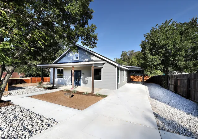 Photo 3 of Single family home for sale at 202 Strong St, Bowie, TX 76230 | MLS# 21368028 | Listing updated on 2026-08-26