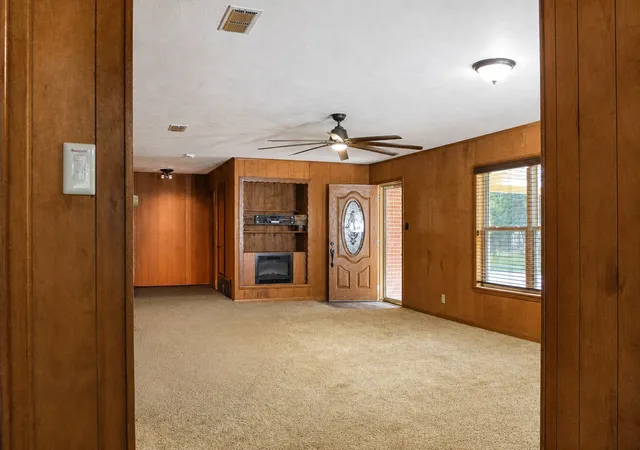 Photo 4 of Single family home for sale at 405 W Neely Ave, Comanche, TX 76442 | MLS# 21367667 | Listing updated on 2026-10-02