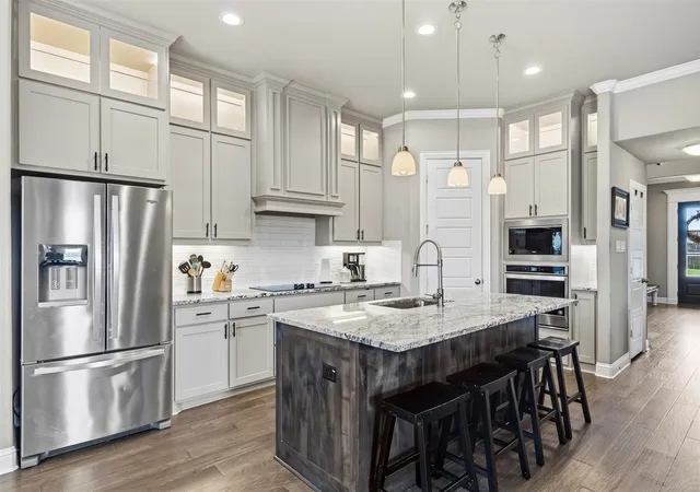 Photo 3 of Single family home for sale at 251 Bear Trl, Waxahachie, TX 75165 | MLS# 21363489 | Listing updated on 2026-08-27