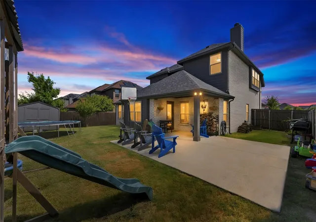 Photo 4 of Single family home for sale at 251 Bear Trl, Waxahachie, TX 75165 | MLS# 21363489 | Listing updated on 2026-08-27