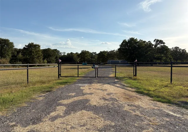 Photo 1 of Land for sale at 134 Private Road 5762, Groesbeck, TX 76642 | MLS# 21368471 | Listing updated on 2026-08-26
