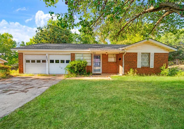 Photo 1 of Single family home for sale at 2455 Cypress Dr, Paris, TX 75460 | MLS# 21368682 | Listing updated on 2026-08-25