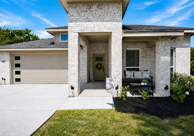 Photo 2 of Single family home for sale at 1420 Marshall St, Greenville, TX 75401 | MLS# 21368703 | Listing updated on 2026-09-17